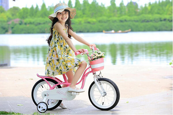 Xe đạp cho bé gái 4 tuổi