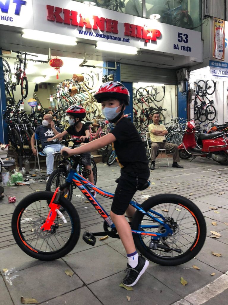 xe đạp cho bé trai cấp 1